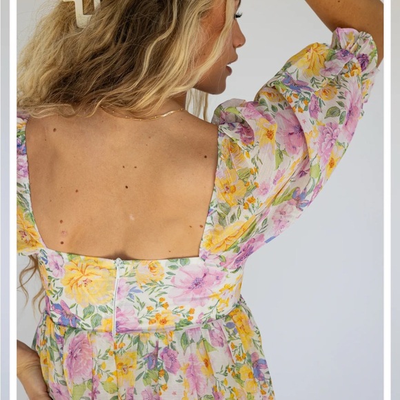 Storia Floral Maxi Dress in Pastel Hues Romantic Feminine Size Small Mama Mia - Picture 3 of 12